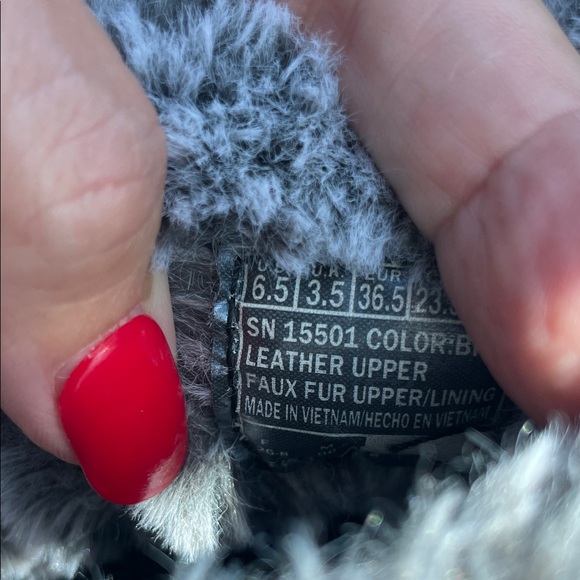 Skechers Black Ankle Boots with Gray Fur Air cooled Goga mat - Picture 9 of 11